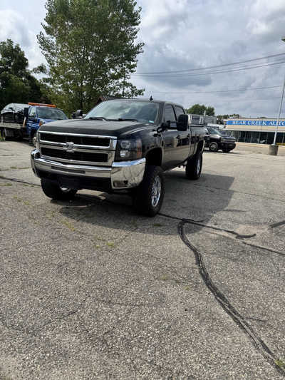2008 Chevrolet 2500 Crew Cab, $9995. Photo 1