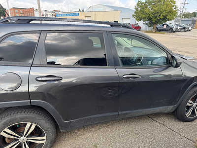 2015 Jeep Cherokee, $7995. Photo 4