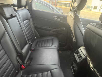 2019 Ford Edge, $9995. Photo 5