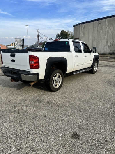 2012 Chevrolet 2500 Crew Cab, $7995. Photo 4