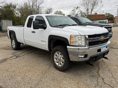 2011 Chevrolet 2500 Ext Cab, $7995. Photo 2