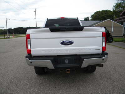 2017 Ford F250 Crew Cab, $26495. Photo 4