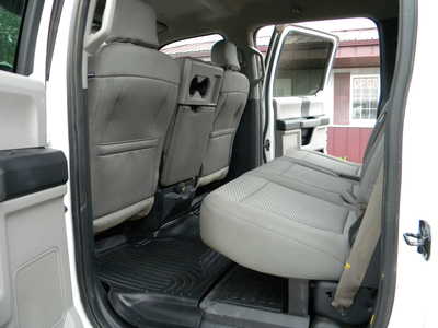 2017 Ford F250 Crew Cab, $26495. Photo 12