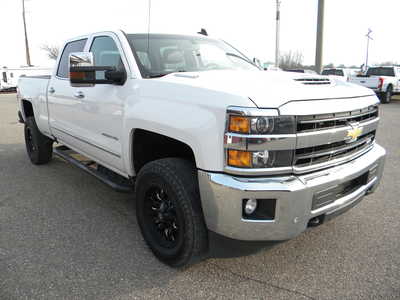 2018 Chevrolet 2500 Crew Cab, $35995. Photo 4