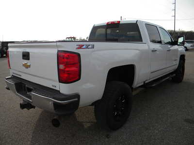 2018 Chevrolet 2500 Crew Cab, $35995. Photo 6