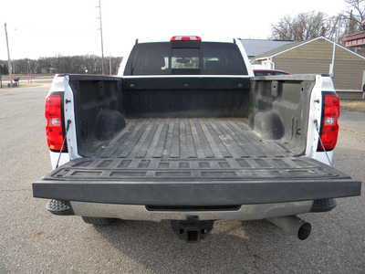 2018 Chevrolet 2500 Crew Cab, $35995. Photo 8