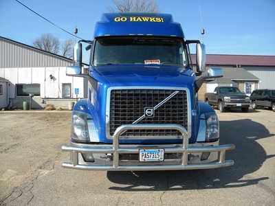 2016 Volvo Semi Tractor, $28995. Photo 2