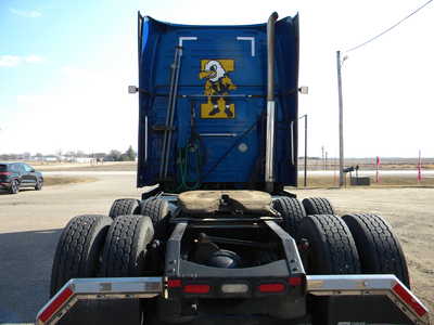 2016 Volvo Semi Tractor, $28995. Photo 5