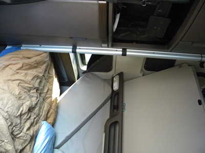 2016 Volvo Semi Tractor, $28995. Photo 11