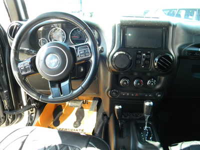 2015 Jeep Wrangler Unlimited, $17500. Photo 9