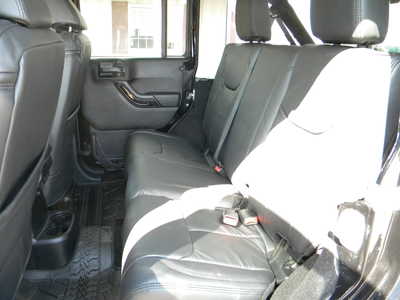 2015 Jeep Wrangler Unlimited, $17500. Photo 11