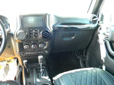 2015 Jeep Wrangler Unlimited, $17500. Photo 12