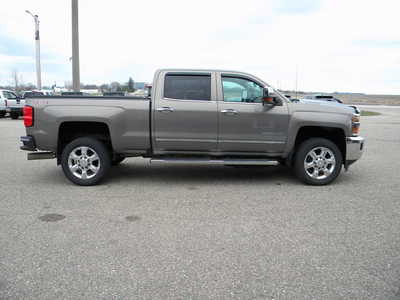2017 Chevrolet 2500 Crew Cab, $48995. Photo 3
