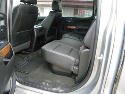 2017 Chevrolet 2500 Crew Cab, $48995. Photo 7