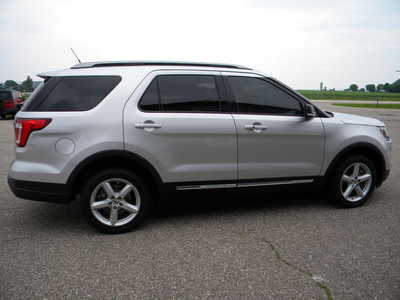 2019 Ford Explorer, $16995. Photo 9