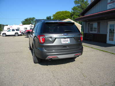 2017 Ford Explorer, $16995. Photo 4