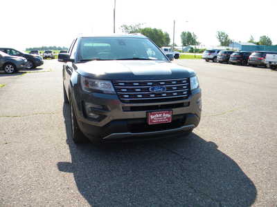 2017 Ford Explorer, $16995. Photo 8