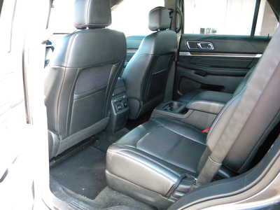 2017 Ford Explorer, $16995. Photo 12