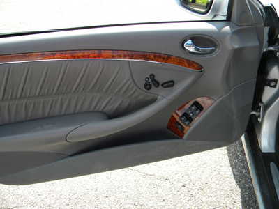2007 Mercedes-Benz CLK-Class, $9995. Photo 12