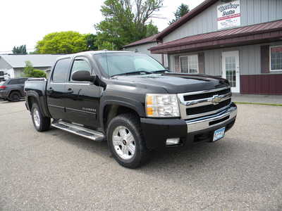 2011 Chevrolet 1500 Crew Cab, $10995. Photo 2