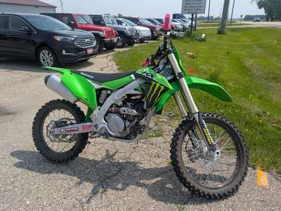 2022 Kawasaki Motorcycle, $4800. Photo 3