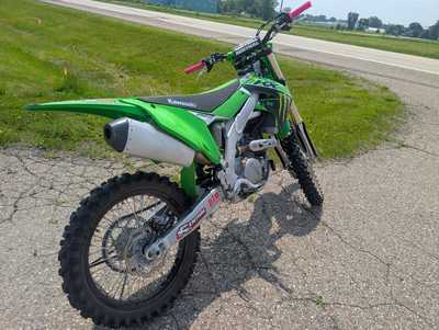 2022 Kawasaki Motorcycle, $4800. Photo 4
