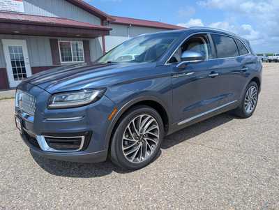 2019 Lincoln Nautilus, $21995. Photo 2