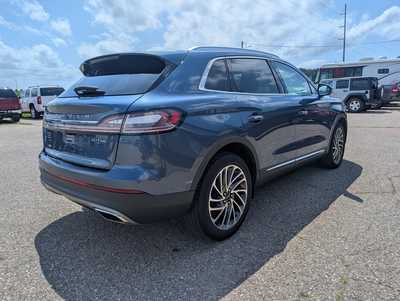 2019 Lincoln Nautilus, $21995. Photo 5