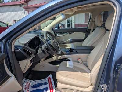 2019 Lincoln Nautilus, $21995. Photo 9