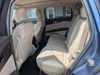 2019 Lincoln Nautilus, $21995. Photo 11