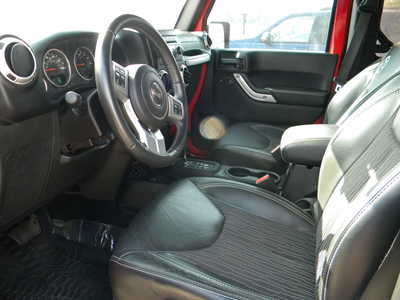2015 Jeep Wrangler, $13995. Photo 9