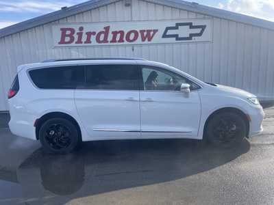 2021 Chrysler Pacifica, $24999.00. Photo 1