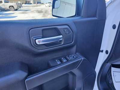 2022 Chevrolet 1500 Crew Cab, $34599.00. Photo 9