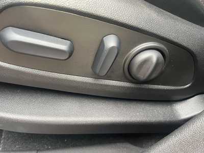 2023 Chevrolet Equinox, $27490.00. Photo 12
