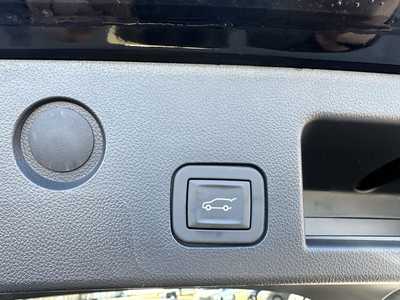 2025 Chevrolet Equinox, $37890.00. Photo 9