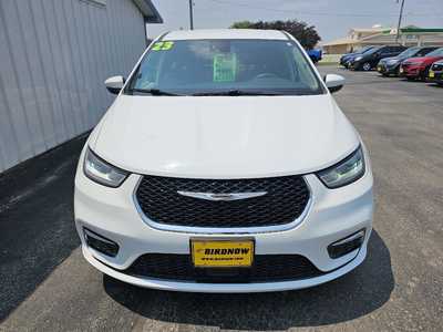 2023 Chrysler Pacifica, $21990.00. Photo 3