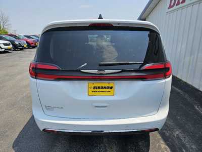 2023 Chrysler Pacifica, $21990.00. Photo 5