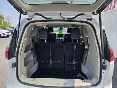 2023 Chrysler Pacifica, $21990.00. Photo 6