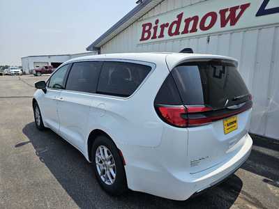 2023 Chrysler Pacifica, $21990.00. Photo 9