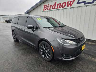 2018 Chrysler Pacifica, $14599.00. Photo 2