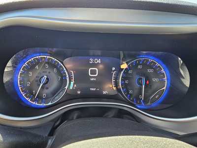 2021 Chrysler Pacifica, $27899.00. Photo 12