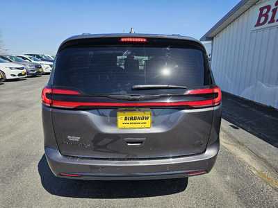 2021 Chrysler Pacifica, $27899.00. Photo 5