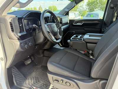 2024 Chevrolet 1500 Crew Cab, $49599.00. Photo 12