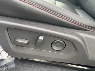 2025 Chevrolet Colorado Crew Cab, $49499.00. Photo 12