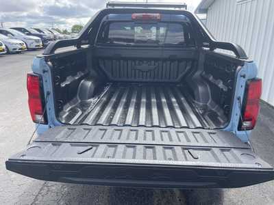 2025 Chevrolet Colorado Crew Cab, $49499.00. Photo 8