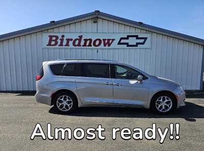 2018 Chrysler Pacifica, $13990.00. Photo 1