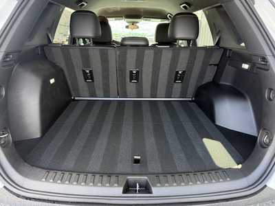 2026 Chevrolet Equinox, $34045.00. Photo 9
