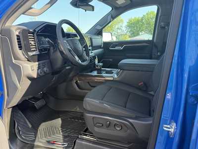 2025 Chevrolet 1500 Crew Cab, $65725.00. Photo 11