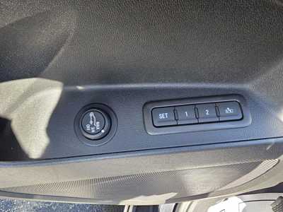 2022 Chevrolet Equinox, $27990.00. Photo 10