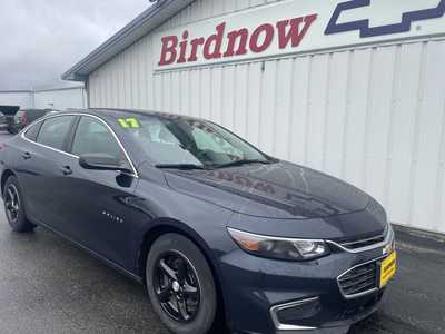 2017 Chevrolet Malibu, $8999.00. Photo 3